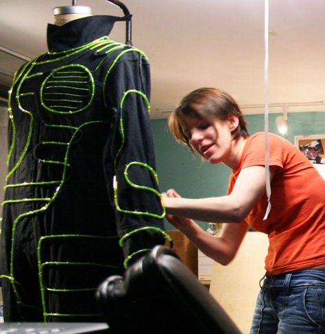 Picture of Light Up Costume This brief tutorial will walk you through how to make a light up costume using electroluminescent wire (el wire). El Wire Costume, Electroluminescent Wire, Light Up Costumes, E Textiles, Up Costume, El Wire, Costume Tutorial, Hulk Smash, Optical Fiber