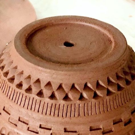 Terracotta flower pot carving.

Terrapi Pottery & Clay Art on Instagram: "Terracotta 🟤✨

#pottery #terracotta #terracottapots #terracottapot #terracottapottery Pottery Terracotta, Terra Cotta Pottery, Terracotta Pottery, Wheel Throwing, Pottery Clay, Wheel Thrown Pottery, Pottery Wheel, Pottery Ideas, Terracotta Pots