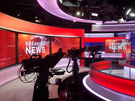 BBC News Studio (New Broadcasting House, London) Robin Scherbatsky Aesthetic, Tv Reporter Aesthetic, Vision Board Assignment, Robin Scherbatsky, Journalism Career, Broadcast News, Social Video, My Future Job, Tv Studio