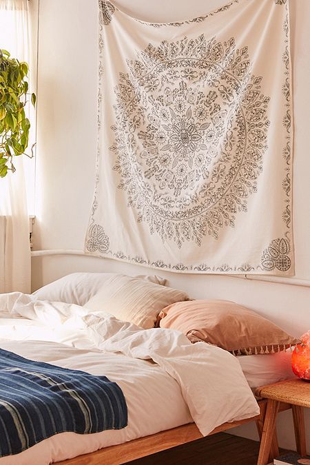 Tapestry In Bedroom, Do It Yourself Decoration, Shared Girls Bedroom, Bohemian Life, Girl Bedrooms, Mandala Tapestries Wall Hangings, Uo Home, Beige Wall, Teen Girl Bedroom