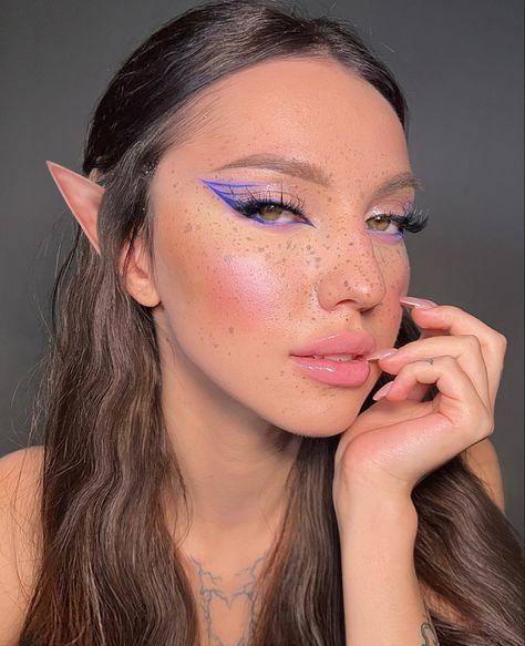 Pretty Elf Makeup, Fairy Elf Costume Makeup, Simple Elf Costume, High Elf Makeup, Flower Elf Makeup, Elf Make Up Ideas, Elf Queen Costume, Halloween Elf Makeup, Fantasy Elf Makeup