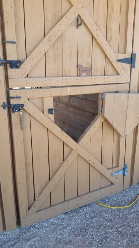 Diy Horse Stall Door, Easy Horse Stalls, Pasture Layout, Animals In Garden, Horse Stalls Diy, Goat Pen Ideas, Horse Stalls Doors, Goat Playground, Farm Pets