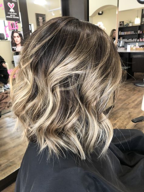 Dark Roots Blonde Hair Balayage, Lob Balayage, Shadow Roots Hair, Shadow Root Blonde, Root Blonde, Blonde Hair With Roots, Tan Skin Blonde Hair, Blonde Highlights On Dark Hair, East Boston