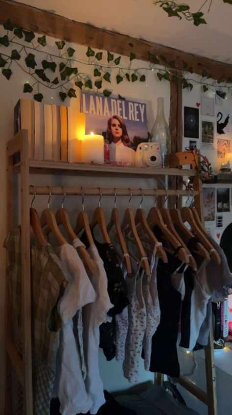 Room Decor With Clothes Rack, Fall Clothing Rack Aesthetic, Room With Clothing Rack Aesthetic, Room Inspo Clothing Rack, Closet Decor Aesthetic, Room Lana Del Rey Aesthetic, Aesthetic Bedroom Closet, Room Decor Clothes Rack, Lana Del Rey Inspired Bedroom