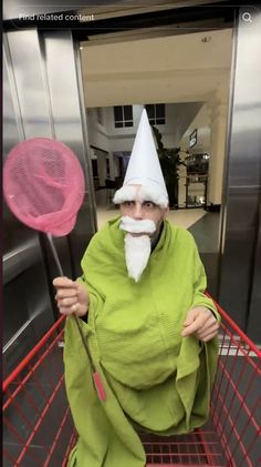 Gnome Cosplay, Crawly Gnome, Gnome Aesthetic, Dear Soulmate, Gnome Wizard, Wizard Gnome, Halloween Costume Design, Gnome Pictures, Duo Costumes