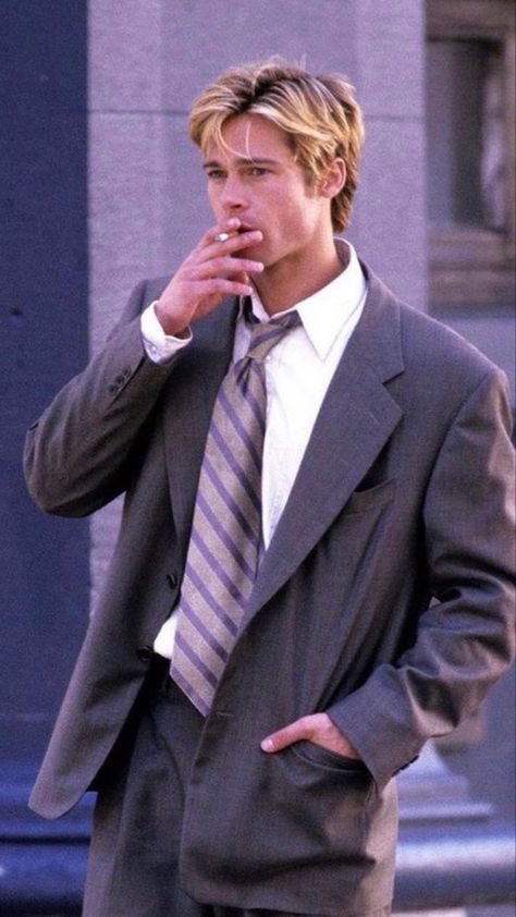 Brad Pitt Hair, 1990 Style, Joe Black, 90s Hairstyles, The Perfect Guy, Hot Actors, Modern Family, Brad Pitt, Pretty Men