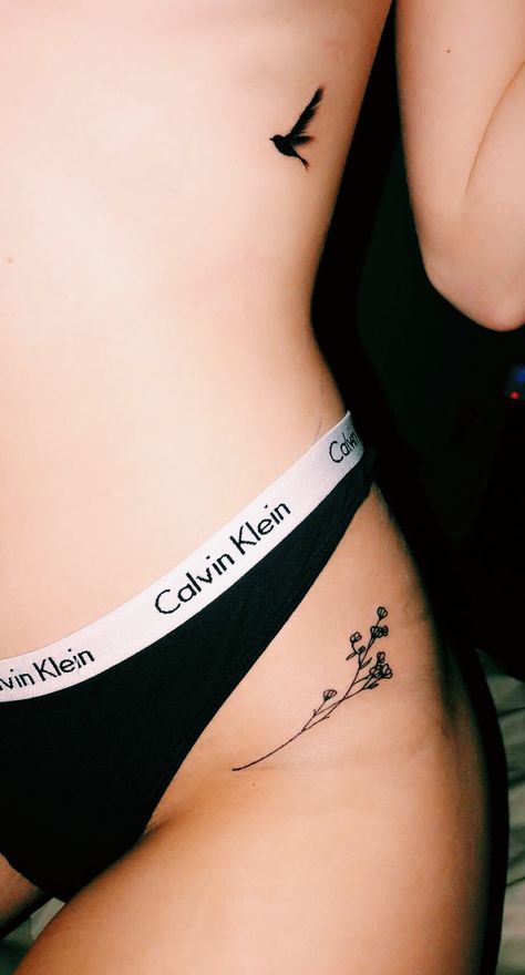 First Tattoos, Tattoo Ideas Small, Hidden Tattoos, Inspiration Tattoo, Small Tattoo Ideas, Tattoo Ideas Female, Thigh Tattoos Women, Back Tattoo Women, Hot Tattoos