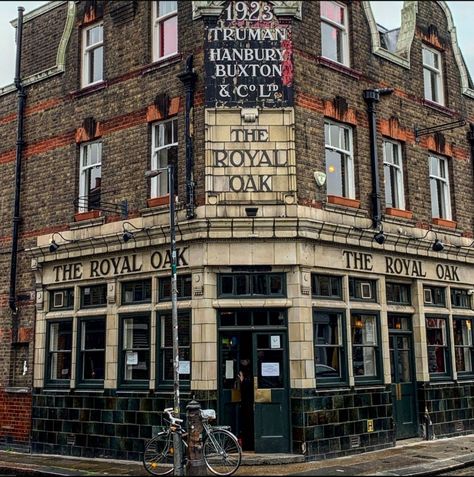 Growing In Containers, Pubs In London, Columbia Road Flower Market, Urban Gardens, Columbia Road, Shade Gardens, British Pub, Best Pubs, Herbs And Flowers