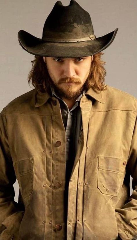 Long Hair Cowboy Hat Men, Casey On Yellowstone, Luke Grimes Yellowstone Wallpaper, Long Haired Cowboy, Casey Dutton, Long Hair Cowboy, Western Apocalypse, Country Outfits For Men, Kayce Dutton