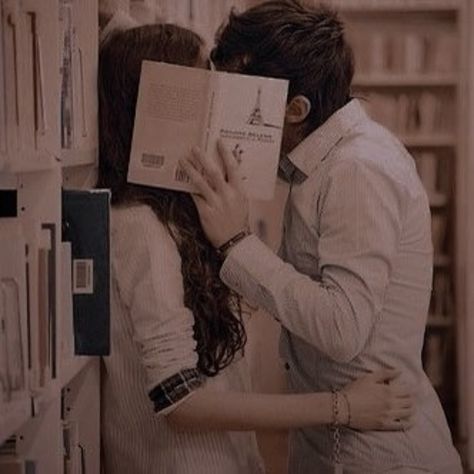 #love #yutachou Intp Woman, Book Themed Wedding, Literary Wedding, Cute Engagement Photos, Mbti Relationships, Cute Couple Poses, Photo Vintage, Intp, Book Reader