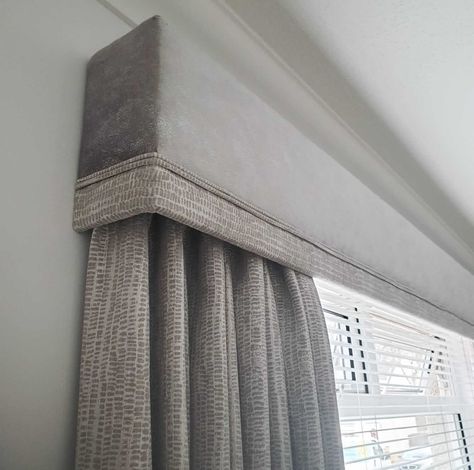 Curtain Box Design, Window Pelmet Ideas Modern, Bordered Curtains, Curtain With Pelmet Modern, Curved Pelmet Ideas, Pelmet Curtains, Curtains With Box Pelmet, Coving Curtain Pelmet, Pelmet Ideas