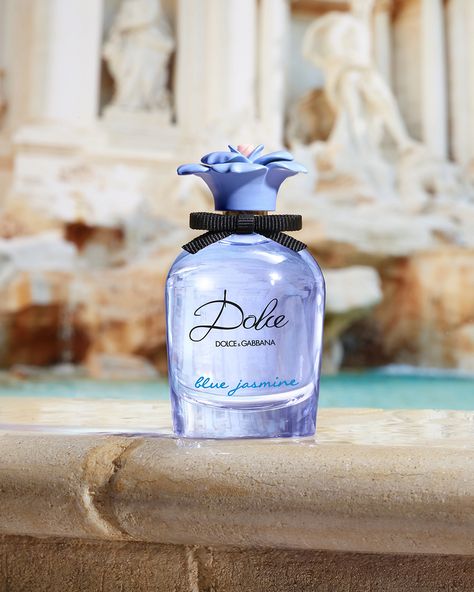 Jasmine Invitation, Blue Jasmine, Mediterranean Landscaping, Dolce And Gabbana Blue, Perfume Reviews, Velvet Collection, Embrace Life, New Fragrances, Fragrances Perfume