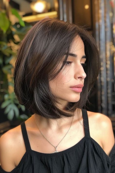 Face Framing Layers Short Hair Side Part, Bob Hair With Side Bangs, Bob Haircut Side Bangs, Short Hairstyle With Side Bangs, Clean Bob Haircut, Short Hair Styles For Long Faces, Side Part Bangs Short Hair, Classic Haircuts Women, Shoulder Bob Hairstyles