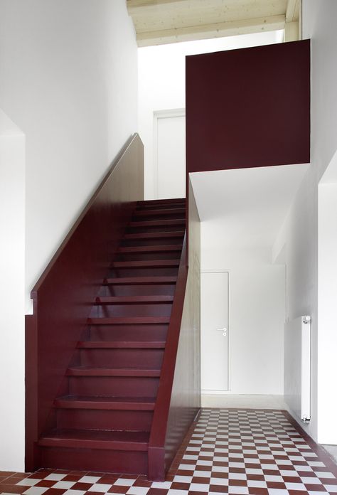 Gallery of Schreber / Amunt Architekten Martenson und Nagel Theissen - 6 Stairway Makeover, Hallway Makeover, Painted Stairs, Interior Stairs, Tile Flooring, Eclectic Interior, Staircase Design, Staircases, 인테리어 디자인