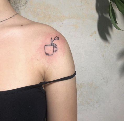 “I’m a tulip in a cup” Tulip In A Cup Tattoo, Fiona Apple Tattoo, Apple Tattoos, Tattoo Tulip, When The Pawn, Inspo To Draw, Teacup Tattoo, Apple Tattoo, Tattoo 2024