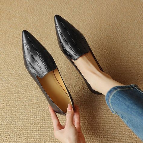 CHIKO Kaitlyn Pointy Toe Block Heels Loafers Shoes Pointy Flat Shoes, Pointy Loafers, Enby Style, Chiko Shoes, Pointy Flats, Block Heel Loafers, Flat Shoe, Chic Shoes, Kitten Heel Pumps