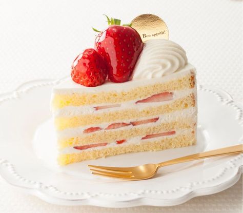 Dessert Chef, Strawberry Cream Cakes, Food References, Kawaii Dessert, Pretty Dessert, Think Food, Strawberry Cakes, Strawberry Desserts, Kue Ulang Tahun