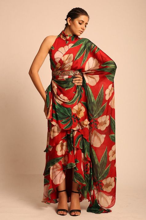 Looking for something breezy & cheerful for a summer wedding? Check out our list of some stunning floral sarees that you could fashion on different occasions. Indowestern Outfits, Baby Pink Saree, Floral Sarees, Saree With Belt, Breezy Outfit, Function Dresses, Floral Saree, Ruffle Saree, Satin Saree