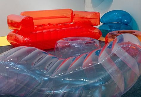 Quasar Khahn's Inflatable Furniture Blow Up Furniture, Plastic Fantastic, Inflatable Furniture, Inflatable Chair, Bouncy House, Messy Nessy Chic, Bg Design, Joe Colombo, Jeff Koons