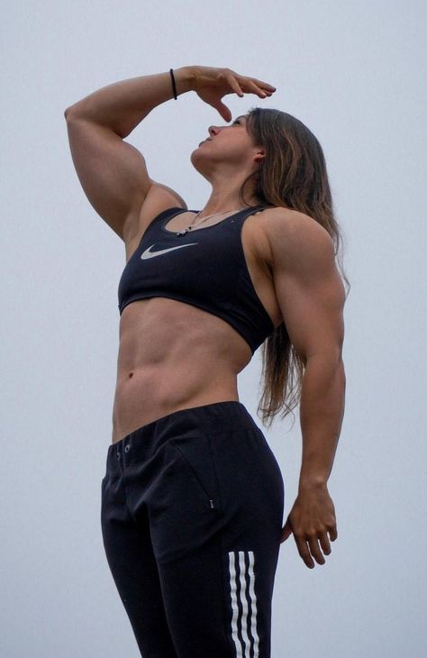 Buff Woman, Athletic Body Type, Buff Women, Abs Women, Fitness Inspiration Body, Poses References, Fitness Models Female, Muscle Girls, Fit Chicks