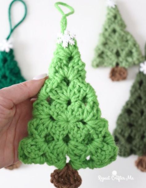 Crochet Granny Square Evergreen Trees Sarah Zimmerman, Crochet Christmas Trees Free, Make Ornaments, Granny Christmas, Crochet Christmas Trees Pattern, Repeat Crafter Me, Crochet Tree, Crochet Xmas, Crochet Christmas Trees