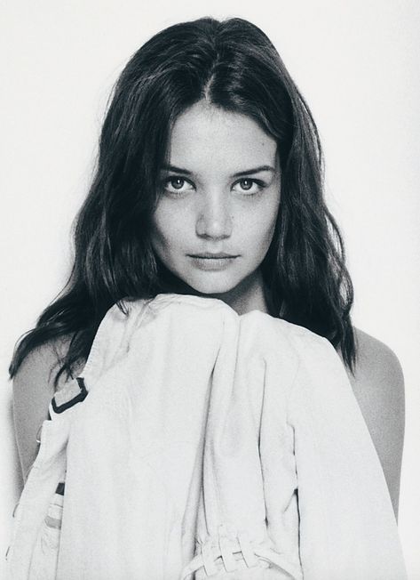 Katie Holmes photographed by Matt Jones, 2004 Katie Holmes Young, Katie Homes, Joey Potter, Matt Jones, Celebrity Prints, Michael Hutchence, Mario Sorrenti, Celebrity Singers, Lace Heart