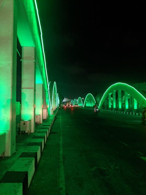 Take a look at this be2 bridge. It blinks into different colors bringing a beautiful view to your eyes. Location: Near Marina Beach, Chennai, India. Chennai Marina Beach Photography, Chennai Beach Photography, Chennai Merina Beach, Marina Beach Chennai Night, Chennai Aesthetic Pictures, Marina Beach Chennai Photography, Napier Bridge Chennai, Chennai Snap, Chennai Aesthetic