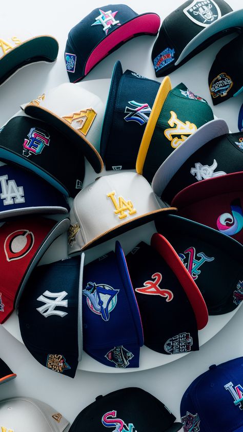 The latest 59FIFTY Fitteds from New Era are available now at all retail locations + online. Shop now: https://feature.com/collections/new-era Fitted Hats For Men, New Era Cap 59fifty, New Era Hats Outfit, New Era Wallpapers, Fitted Caps Aesthetic, Snapbacks Girls, Fitted Cap Outfit, Baseball Cap Aesthetic, Hat Design Ideas