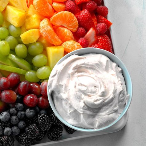 Marshmallow Fruit Dip Marshmallow Fruit Dip, Fruit And Dip, Marshmallow Fluff Fruit Dip, Fruit Deserts, Fruit Dip Recipe, Easy Fruit Dip, Cream Cheese Recipes Dip, Fruit Dips Recipes, Cheese Dip Recipes