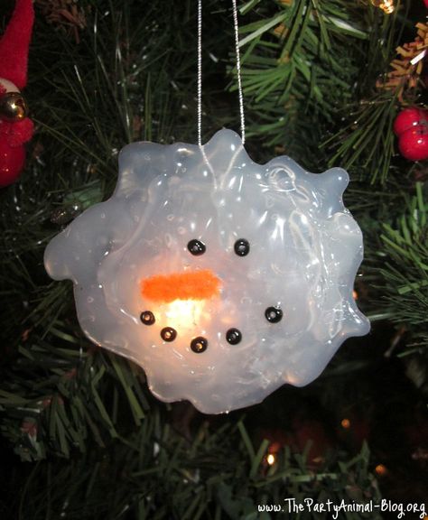 25 amazing crafts to do with your Hot Glue Gun Melted Snowman Ornament, Melted Snowman, Snowman Ornament, 12 December, Snowman Crafts, Snowman Ornaments, Noel Christmas, Ornament Crafts, Easy Christmas