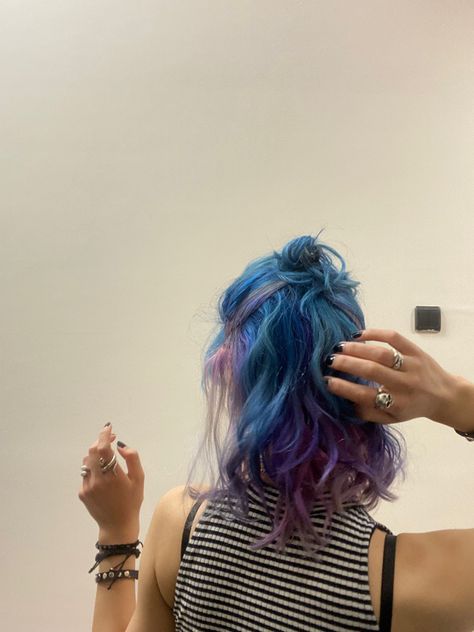 Blue With Purple Hair, Multi Color Hair Dye Ideas, Pink And Blue Hair Highlights, Blue To Purple Ombre Hair, Blue To Purple Hair, Pink And Blue Hair Ideas, Pink Purple Hair Color, Pink Blue Purple Hair, Pink Purple And Blue Hair