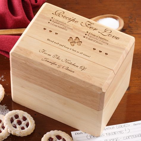 Recipe Box Ideas, Box Decoration Ideas, Bamboo Recipe, Recipe For Love, Personalized Recipe Box, Recipe Card Boxes, Recipe Box Wooden, Engraving Ideas, Bridesmaid Duties