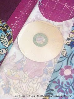 Nursing Pads Diy, Reusable Nursing Pads, Diy Nursing, New Mommy Gifts, Diy Baby Blanket, Trendy Sewing Projects, Trendy Sewing Patterns, Sewing To Sell, Trendy Sewing