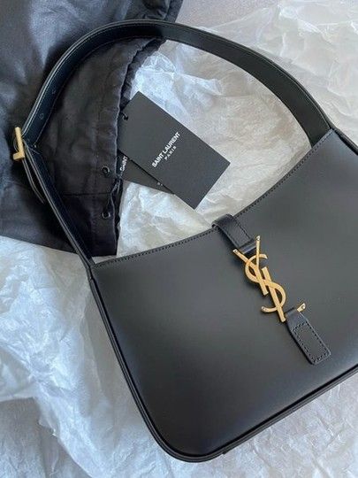 Black Ysl Bag, Sac Yves Saint Laurent, Expensive Bag, Dream Bag, Luxury Bags Collection, Bag Obsession, Dream Bags, Girly Bags, Belt Jewelry