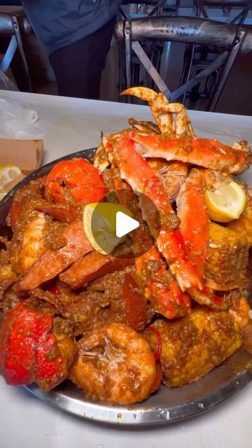 1.3M views · 104K likes | Drew Belcher on Instagram: "MASSIVE SEAFOOD BOILS so big they’re served in a trash bag!!

📍 @cajuncrackinlv

🔥 NEW SPOT ALERT on the EAST SIDE serving MASSIVE SEAFOOD BOILS

👇🏼TAG SOMEONE DOWN👇🏼

#unlokt #seafood #lobster #seafoodboil #kingcrab #lasvegas  #vegasfood #lasvegasfood #foodbeast #eeeeeats #foody" Seafood Boil Bag, Seafood Boil In A Bag, Seafood Lobster, Seafood Boils, Seafood Boil Party, Las Vegas Food, Seafood Boil Recipes, Vegas Food, King Crab