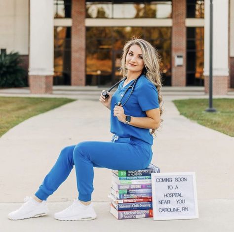 Nursing Pics, Lpn Graduation, Nursing Photos, Nursing School Graduation Pictures, Cardiac Sonography, Nursing Pictures, Nurse Pics, Nursing School Graduation Party, Grad Picture Ideas