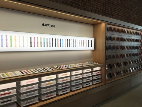 Apple Store Interior, Apple Store Design, Mobile Shop Design, Store Interior Design, Apple Shop, Visual Merchandising Displays, Phone Store, Mobile Store, Avenue Design