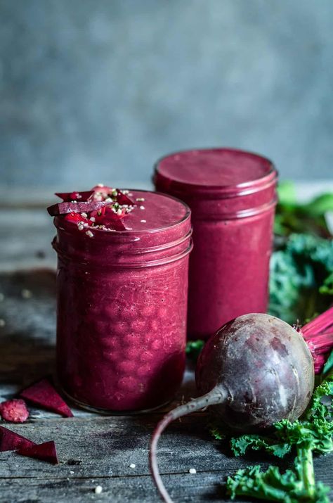 Beet Kale Smoothie - Beside the Mountain Beet Smoothie Recipes, Beets Smoothie Recipes, Smoothie Without Banana, Carrot Cake Smoothie, Energizing Smoothies, Blackberry Smoothie, Pink Smoothie, Beet Smoothie, High Protein Smoothies