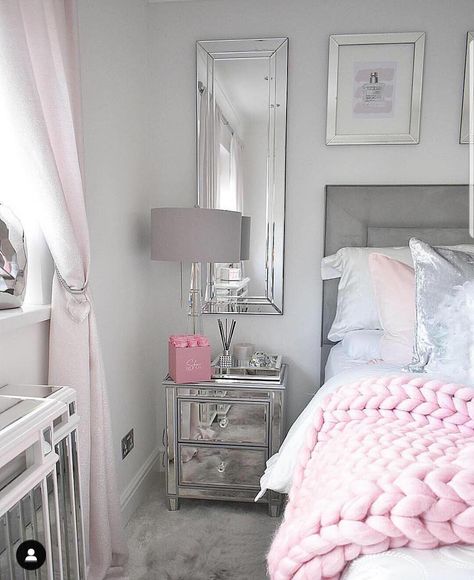 Pink Silver Room Bedrooms, Pink And Gray Glam Bedroom, Silver And Pink Bedroom Ideas, Pink And Silver Room Ideas, Silver Furniture Bedroom, Silver And Pink Bedroom, Pink And Silver Room, Vs Bedroom, Pink And Silver Bedroom