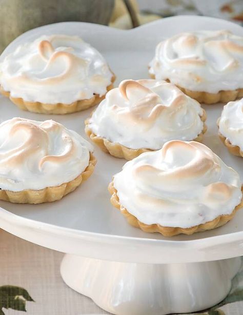 Warming spices, seasonal fruits, and a Meringue topping bring immense flavor to a perfect teatime treat for fall in Spiced Cranberry-Pear Tartlets. Pear Tartlets, Vanilla Bean Mousse, Lane Cake, Apple Tarts, Meringue Topping, Cranberry Pear, Tea Sandwiches Recipes, Tartlets Recipe, Gingersnap Crust