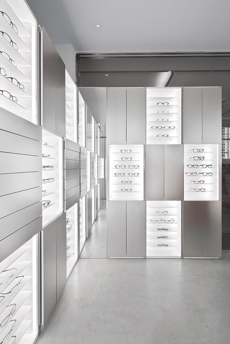 Eyewear Retail, Eyewear Store Design, Eyewear Display, Glass Store, Optical Shop, Clinic Design, Retail Interior, Glasses Shop, Store Design Interior