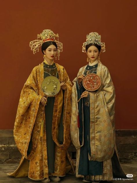 Chinese Dynasty Aesthetic, China Traditional Clothes, Historical Chinese Clothing, Chinese Historical Fashion, Chinese Robes, Boho Hippie Fashion, Royalty Clothing, Chinese Empress, Dynasty Clothing