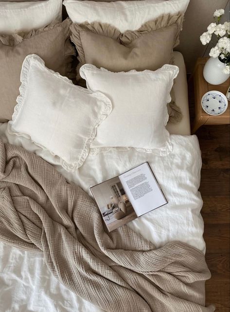 White Sheets, Room Idea, Bed Sets, Room Inspiration Bedroom, Bedroom Inspo, My New Room, Cozy Bedroom, Dream Room, New Room