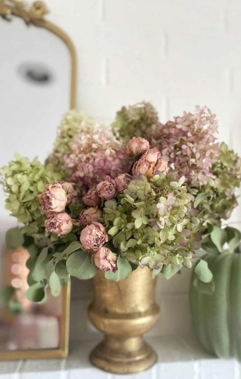 Dried Hydrangea Arrangements, Dried Hydrangeas Centerpiece, Dry Hydrangea Arrangements, Flower Arrangements Home, Hydrangea Flower Arrangements, Fall Hydrangea, Spring Flower Arrangements, Hydrangea Arrangements, Hydrangea Colors