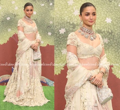 Alia Bhatt, Ivory Lehenga, Arpita Mehta, Anamika Khanna, Celebrity Jewelry, Maang Tikka, Trendy Fashion Tops, Photo Credit, Lehenga