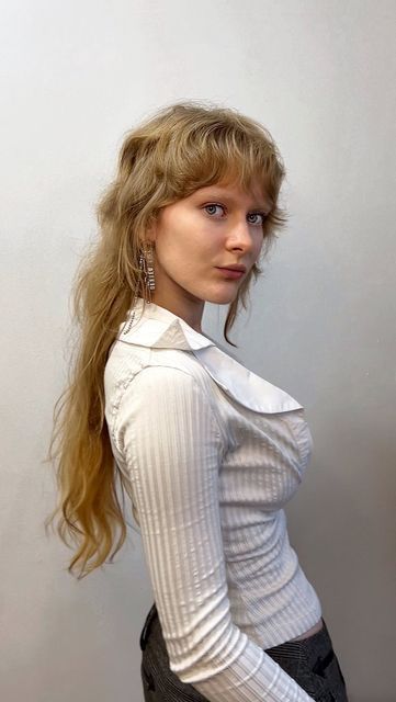 Long Woman Mullet, Cool Long Haircuts For Women, Elf Shag Hair, Shaggy Mullet Long Hair, Shaggy Long Haircut, Fairy Mullet Hair, Haircut Woman Long, Women Mullet Long, Elvish Shaggy Mullet