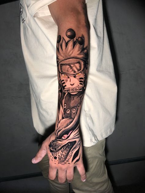 Naruto Forearm Tattoo, Naruto Sleeve Tattoo, Anime Tattoos For Men Sleeve, Naruto Tattoo Ideas, Dragon Koi Tattoo Design, Itachi Tattoo, Kakashi Tattoo, Naruto Tattoos, Tattoos Masculinas