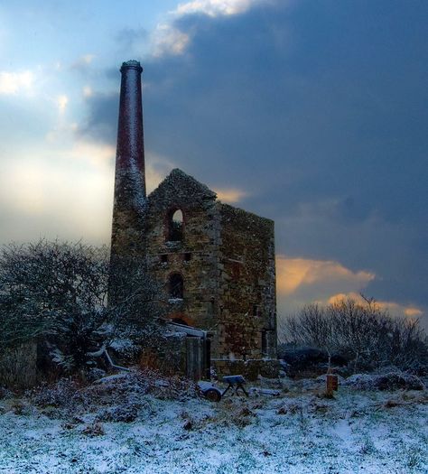 Cornish tin mine. | A tin mine in north Cornwall | Captain-Howdy | Flickr Cornish Tin Mines, Cottages England, Abandoned Train Station, Rock Quarries, North Cornwall, Devon And Cornwall, Cornwall England, English History, Paradise On Earth