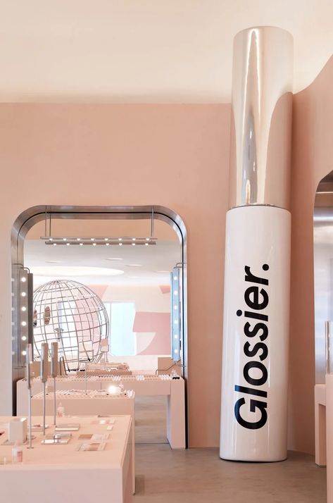 Glossier Pop Up, Glossier Store, Spa Facial, Fountain Design, Design Building, Cool Mirrors, Pink Room, Store Interior, Pink Decor