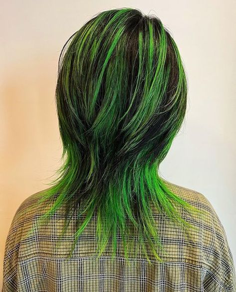 Green Hair With Highlights, Green Roots Black Hair, Black Hair With Green Highlights, Blonde And Green Hair, Green And Brown Hair, Green Black Hair, Black And Green Hair, Alt Hair, Hair Paste